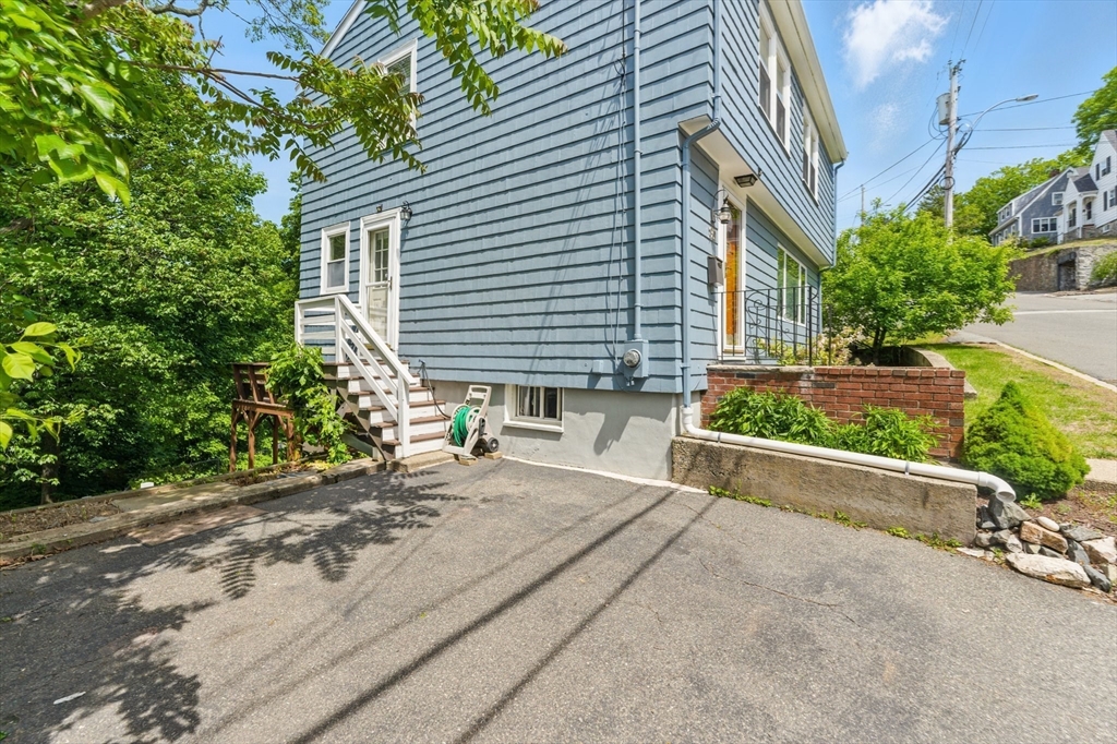90 Woodland Rd