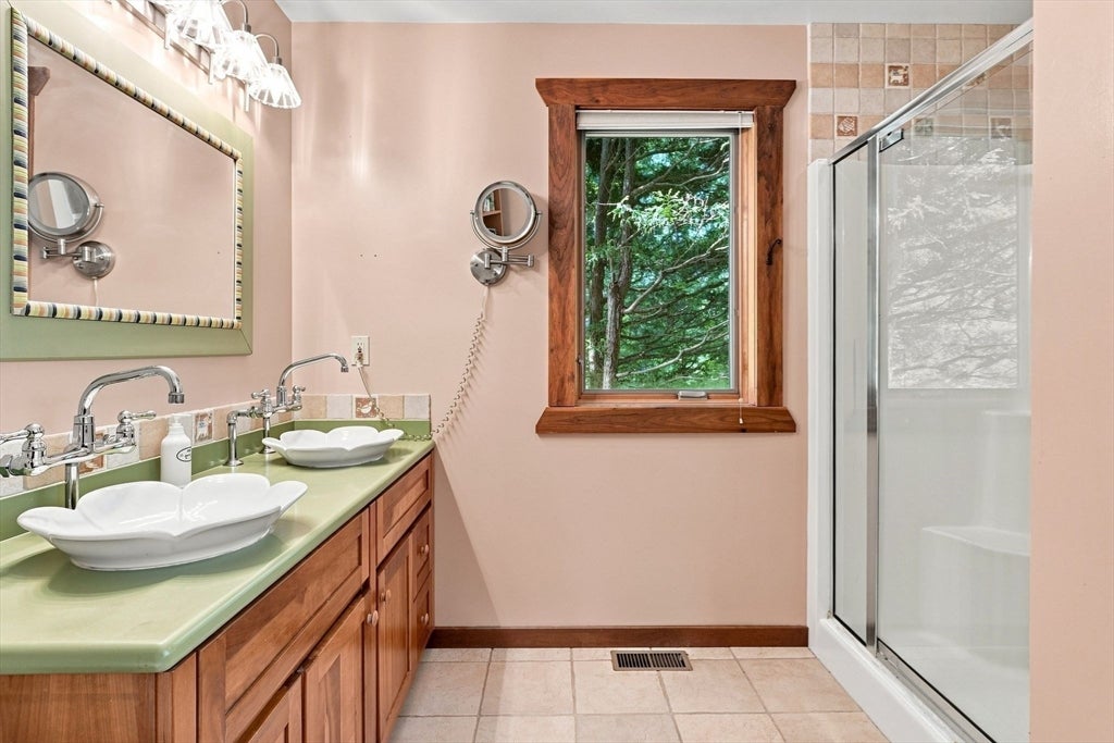 6 Brittany Lane, Easthampton, MA, 6 Brittany Lane, Easthampton, MA Photo #21