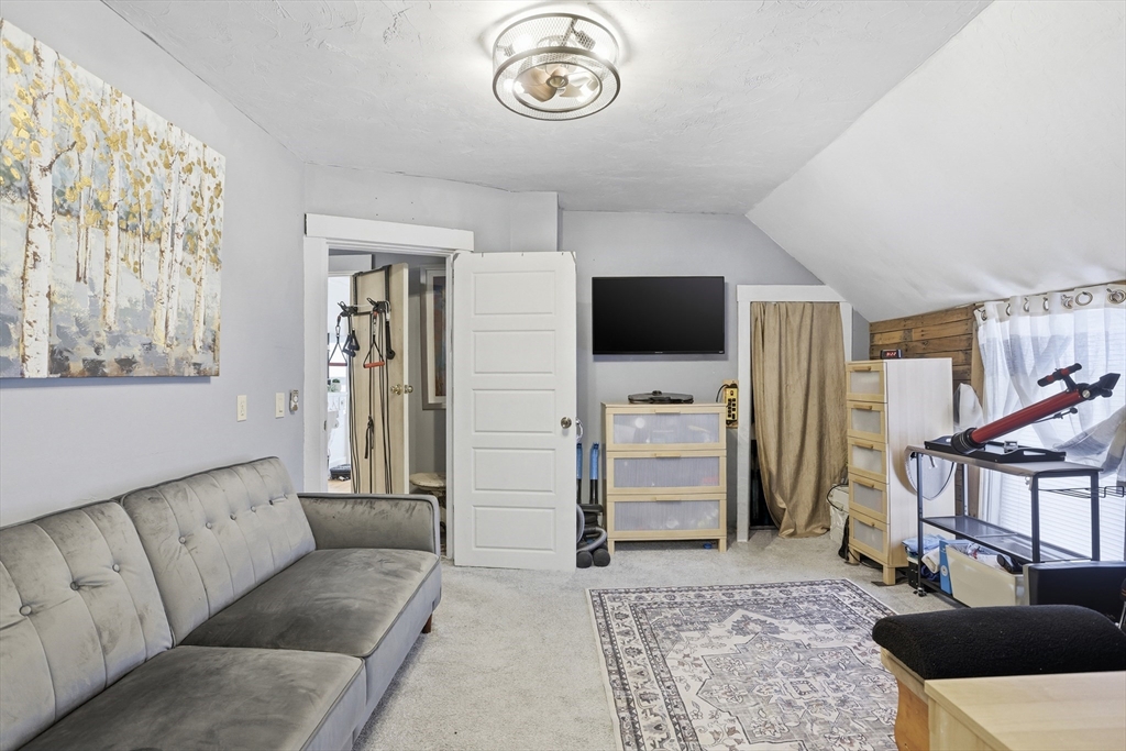 24 Lawrence St, Fitchburg, MA Photo #25