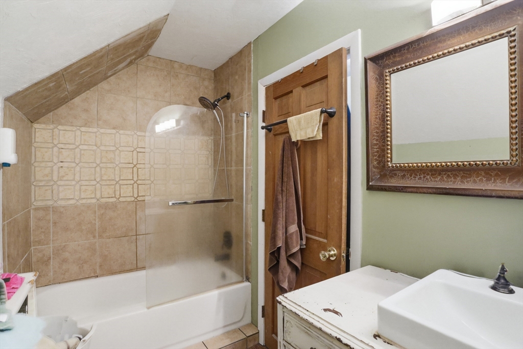24 Lawrence St, Fitchburg, MA Photo #26
