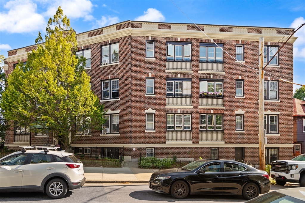 90 Bynner St #4, Boston, MA Photo #12