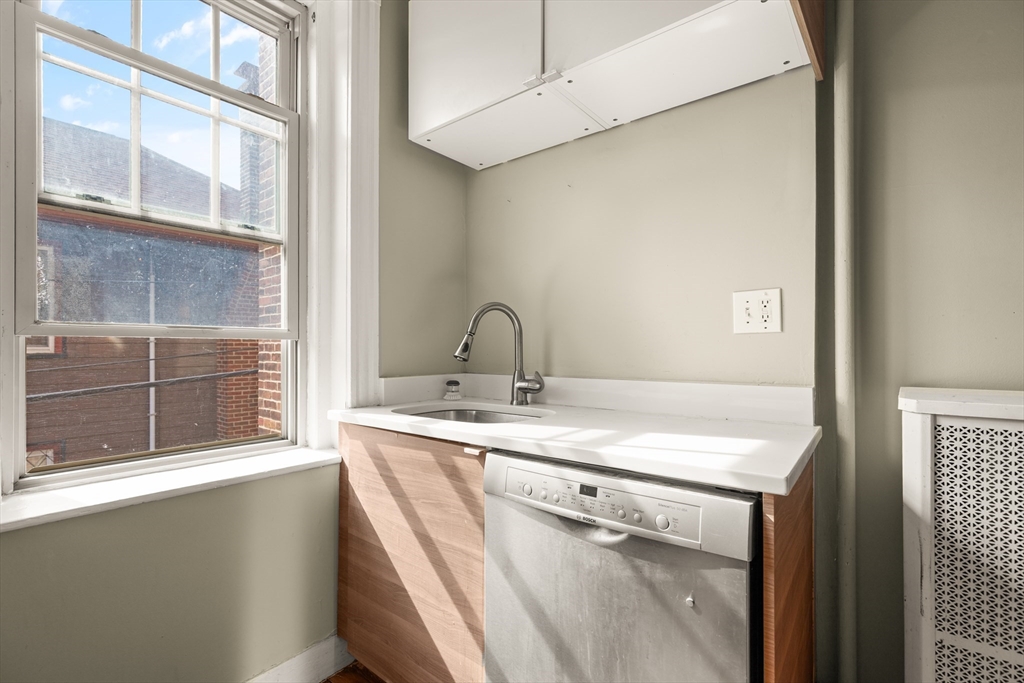 90 Bynner St #4, Boston, MA Photo #9