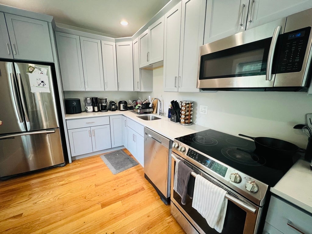 8 W Bellflower St #1, Quincy, MA, 8 W Bellflower St #1, Quincy, MA Photo #2
