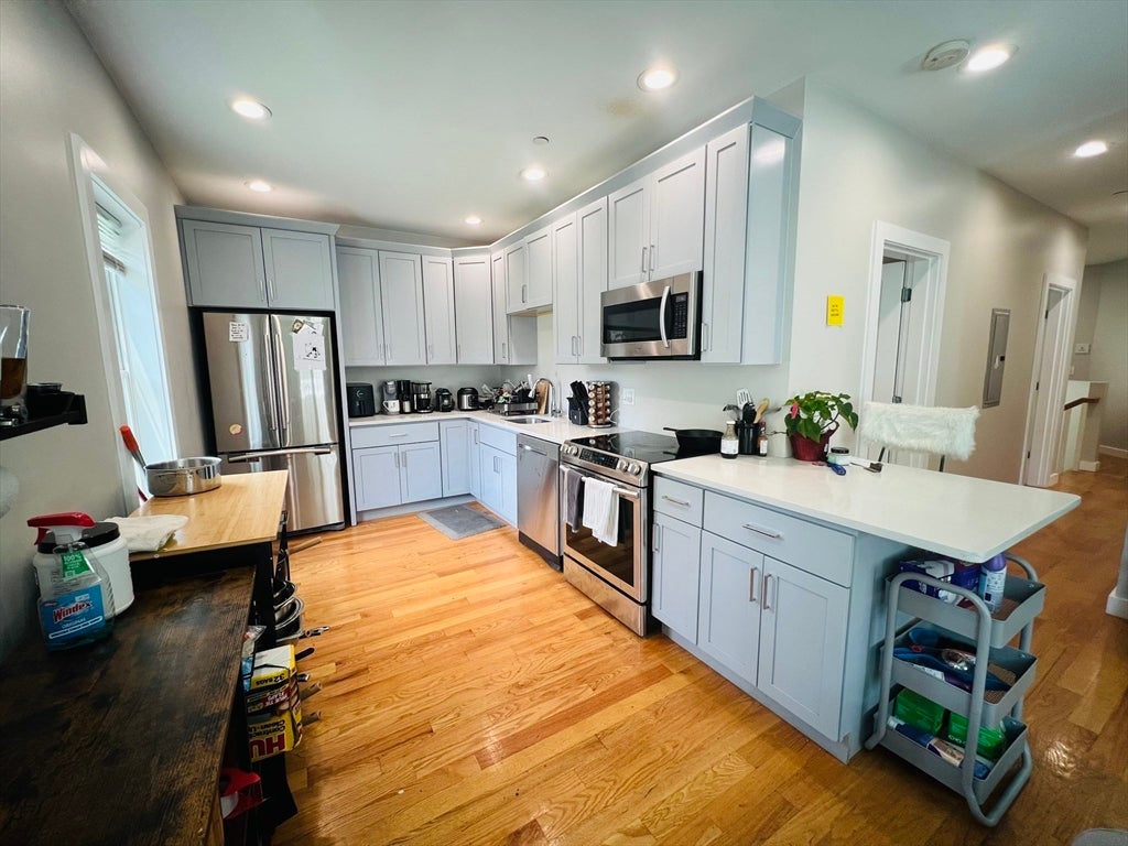 Photo of 8 W Bellflower St, Quincy, MA