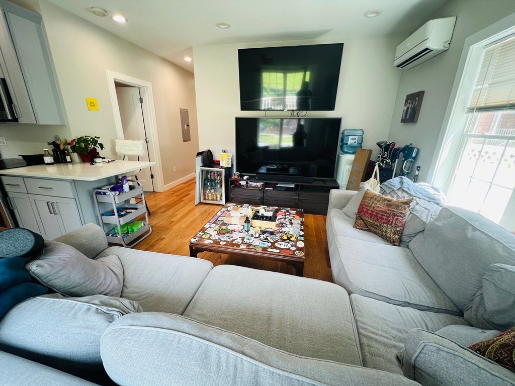 8 W Bellflower St #1, Quincy, MA, 8 W Bellflower St #1, Quincy, MA Photo #5