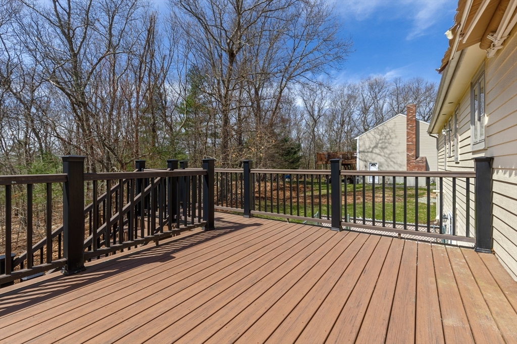 Sharon, Massachusetts 02067, United States, 3 Bedrooms Bedrooms, ,3 BathroomsBathrooms,Residential,Pending,105540