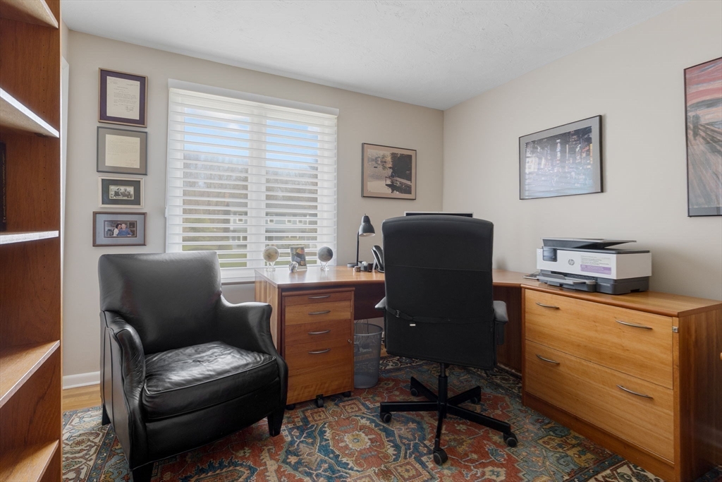 Sharon, Massachusetts 02067, United States, 3 Bedrooms Bedrooms, ,3 BathroomsBathrooms,Residential,Pending,105540