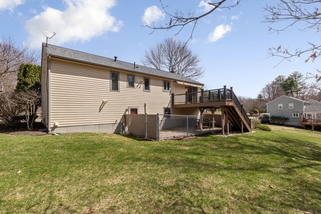 Sharon, Massachusetts 02067, United States, 3 Bedrooms Bedrooms, ,3 BathroomsBathrooms,Residential,Pending,105540