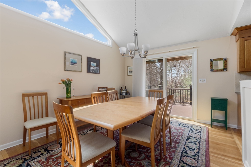 Sharon, Massachusetts 02067, United States, 3 Bedrooms Bedrooms, ,3 BathroomsBathrooms,Residential,Pending,105540