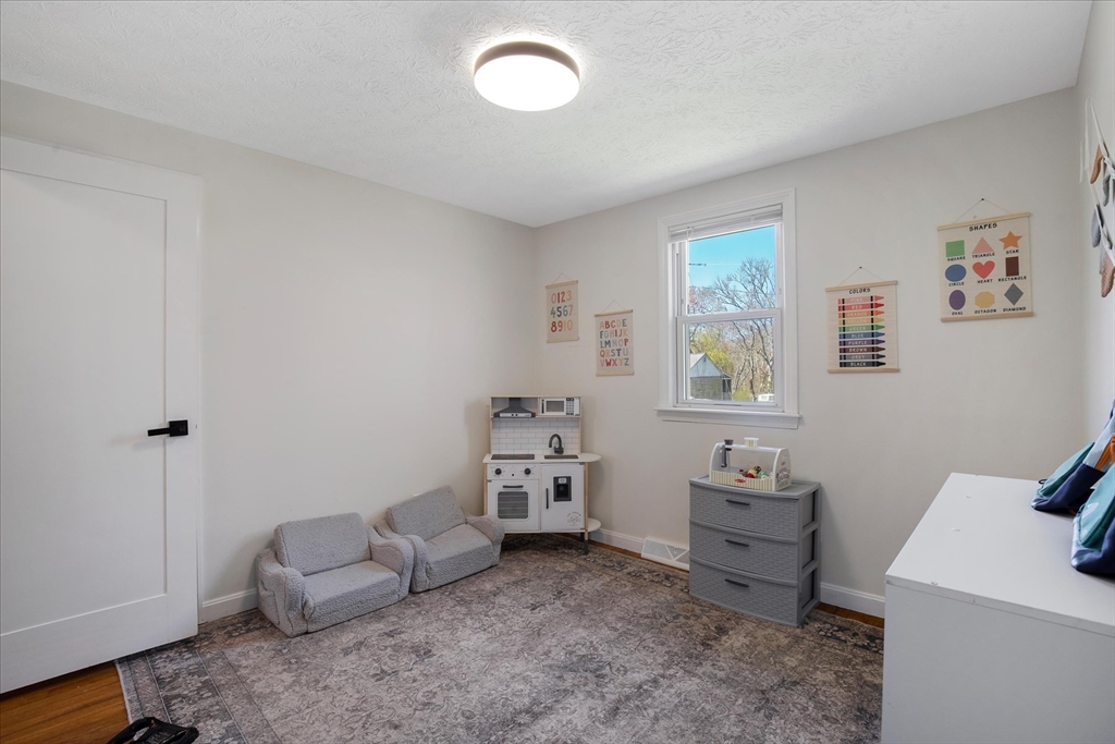 22 Avery Rd, Bourne, MA Photo #17