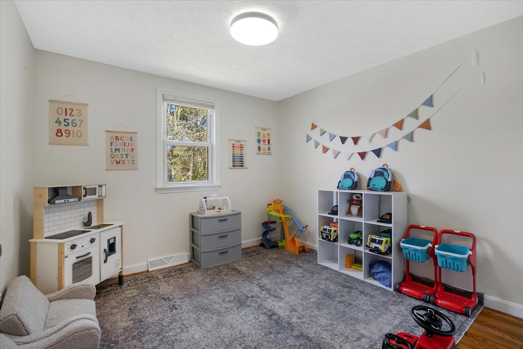 22 Avery Rd, Bourne, MA Photo #16