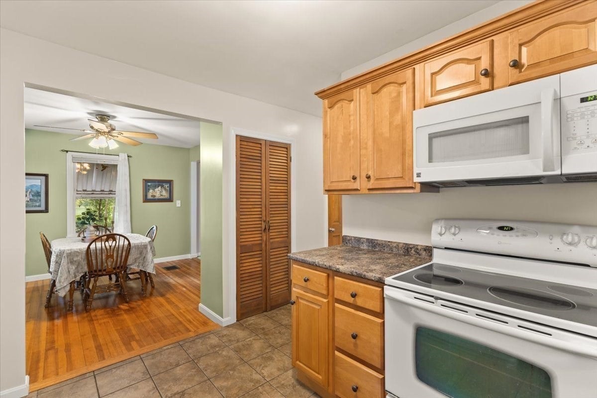 48 Davis St, Taunton, MA, 48 Davis St, Taunton, MA Photo #16