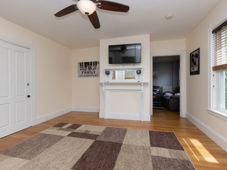158 Neponset Ave 1