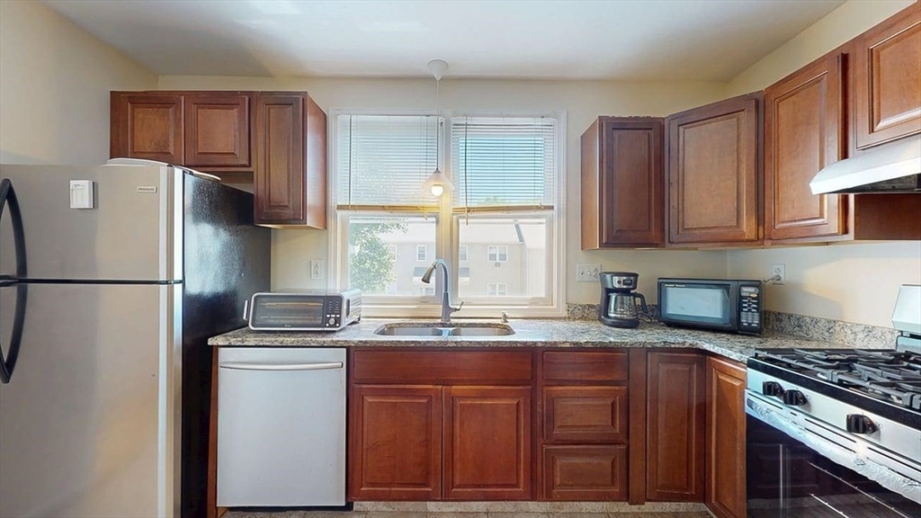 37 Towle Dr 37