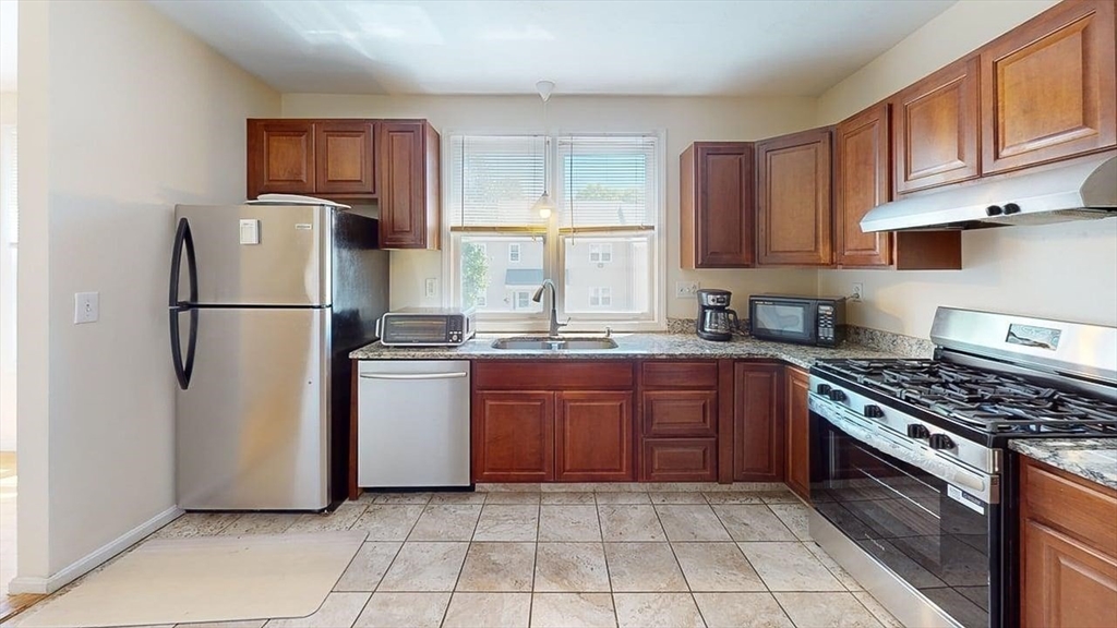 37 Towle Dr 37