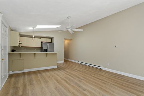 Condominium in Mashpee MA 35 Ashumet Rd 4.jpg