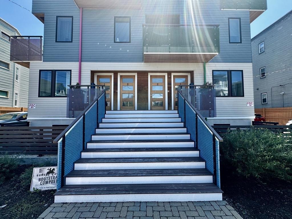 38 Colonial 1