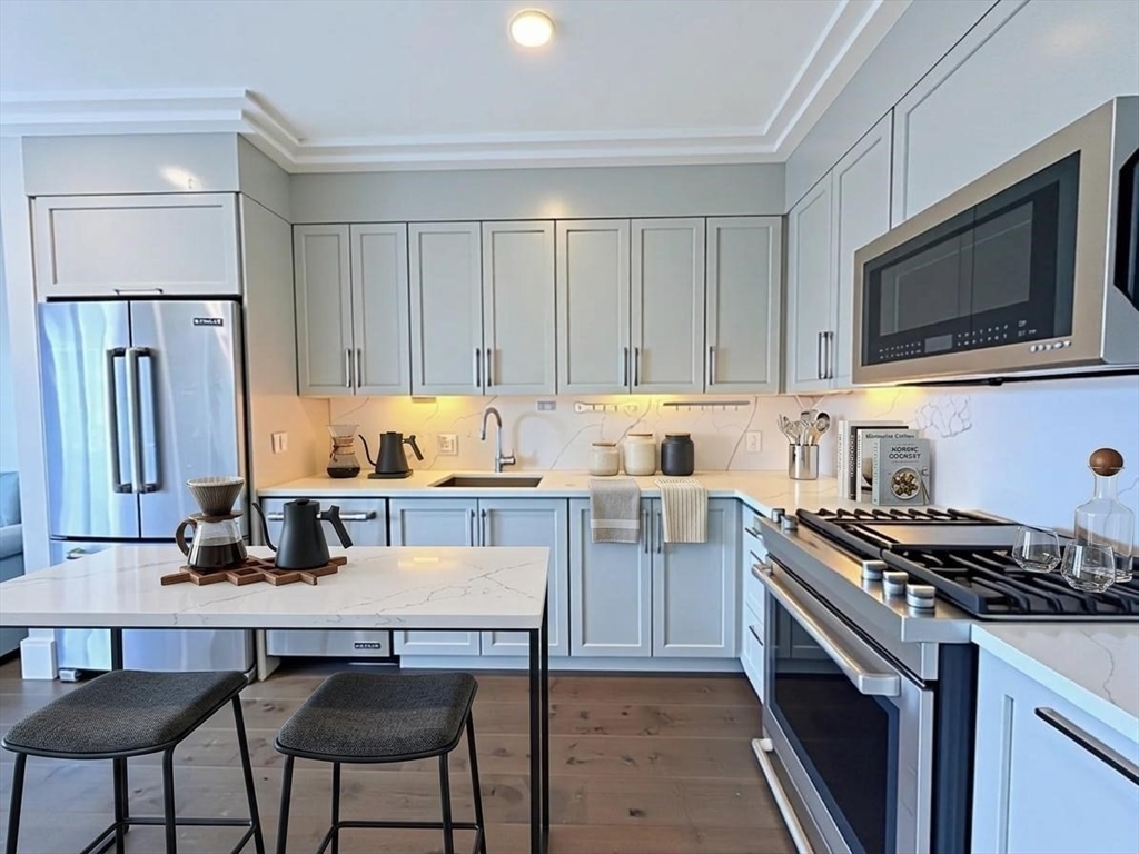214 Market St 405