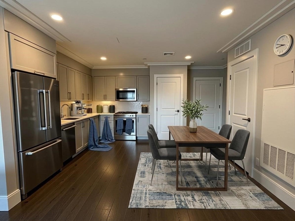 214 Market St 405