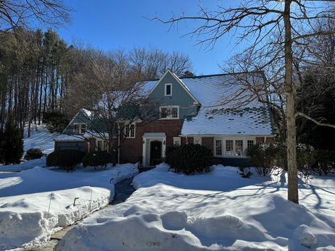 Photo of 49 Metcalf St, Worcester, MA 01609 (MLS # 73477203)