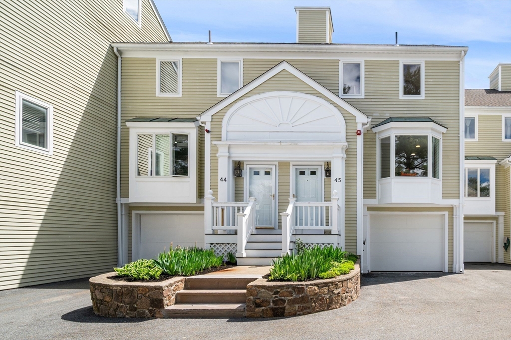 Photo of 45 Abington Rd, Danvers, MA