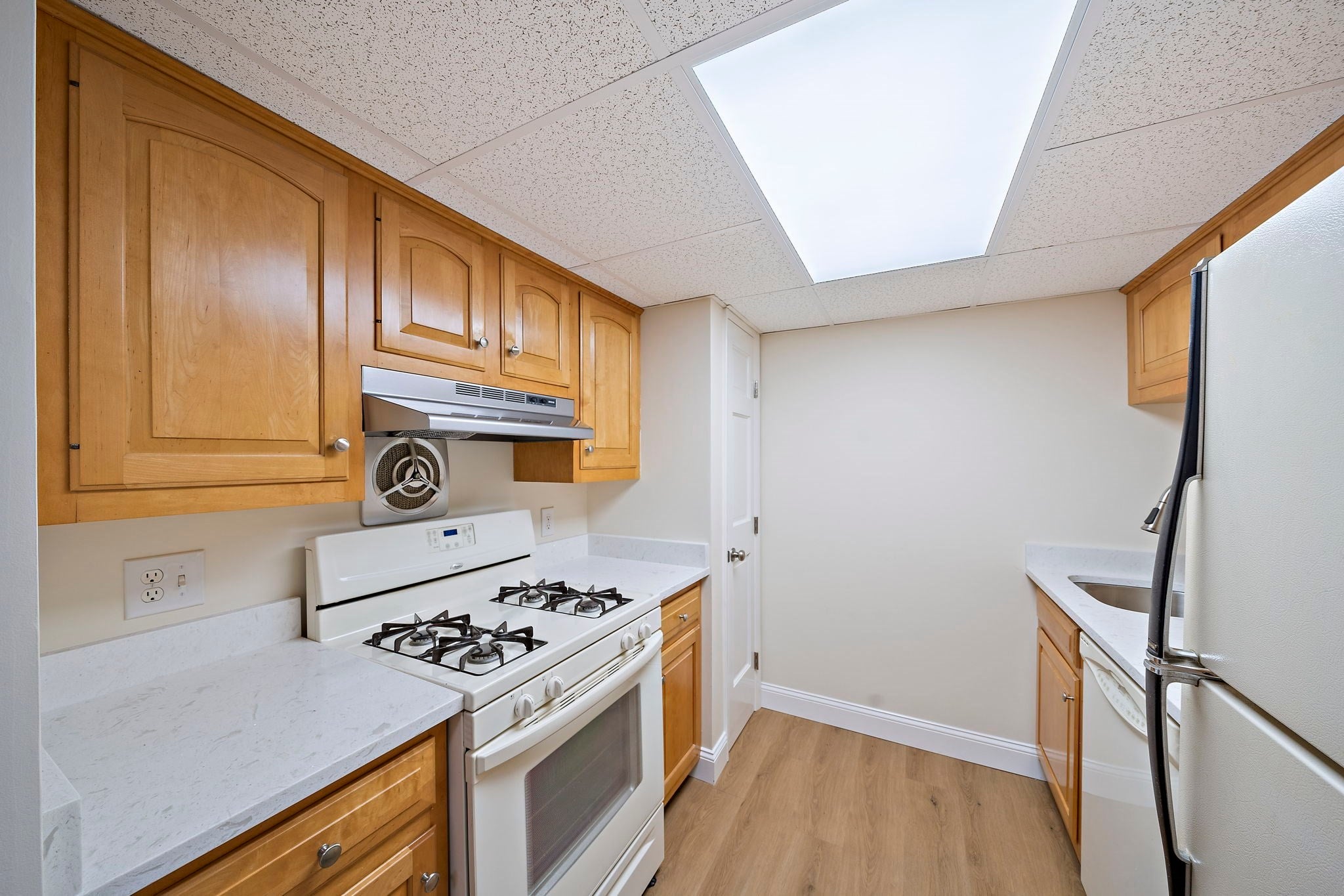 18 Kingswood Dr #5, Abington, MA, 18 Kingswood Dr #5, Abington, MA Photo #3