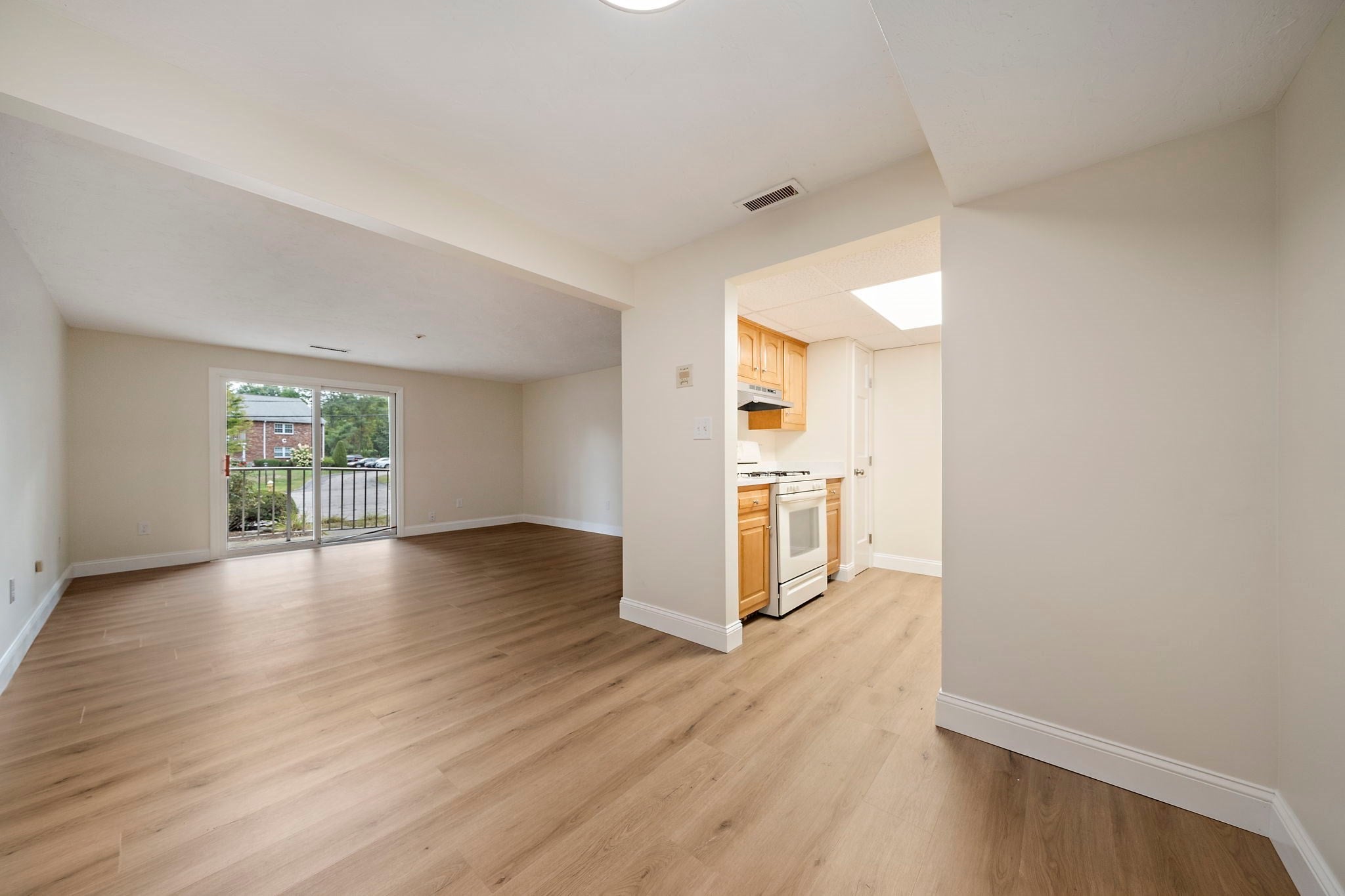 18 Kingswood Dr #5, Abington, MA, 18 Kingswood Dr #5, Abington, MA Photo #7