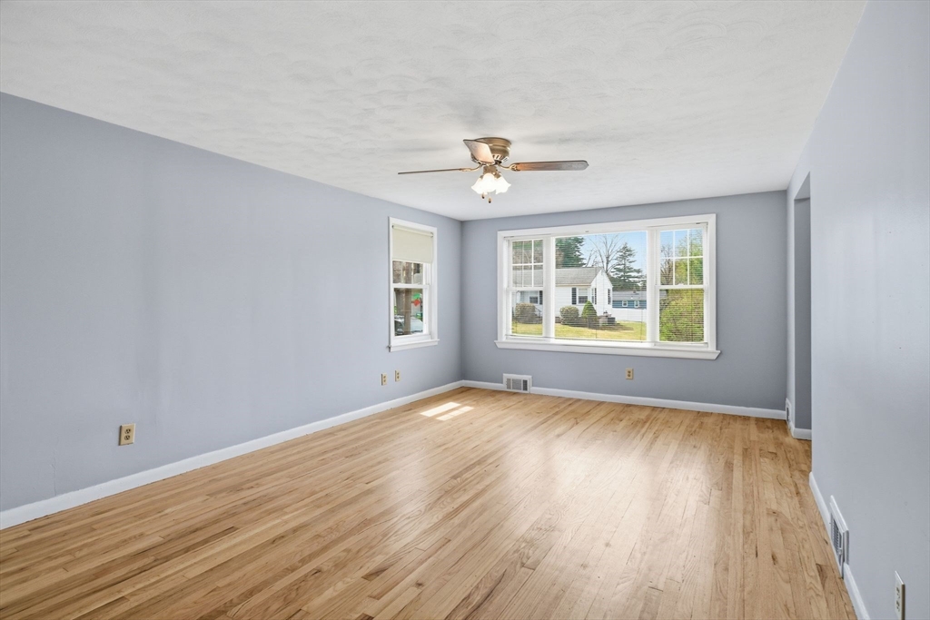 33 Overhill Dr