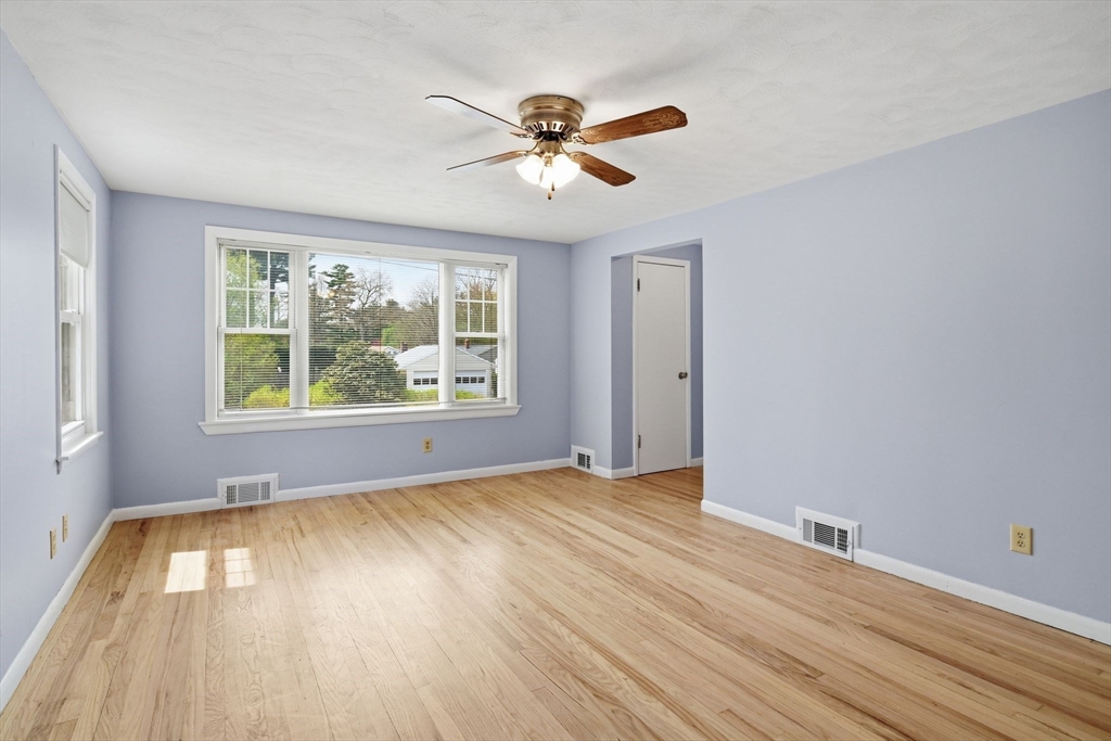 33 Overhill Dr