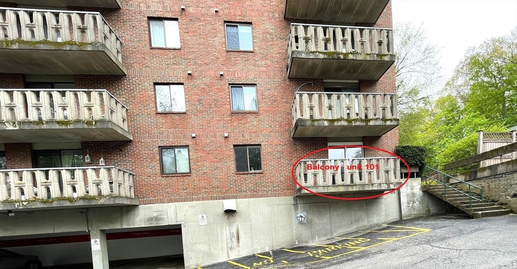 10 Main St 101