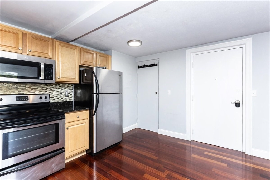 191 Commercial St 302