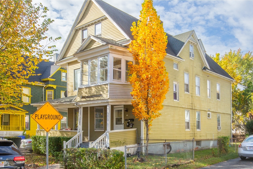 Springfield, Massachusetts 01109, United States, 6 Bedrooms Bedrooms, ,3 BathroomsBathrooms,Residential,Active,234520