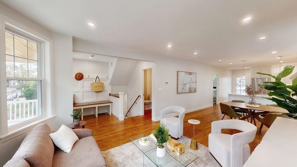 10 Lewis St 1