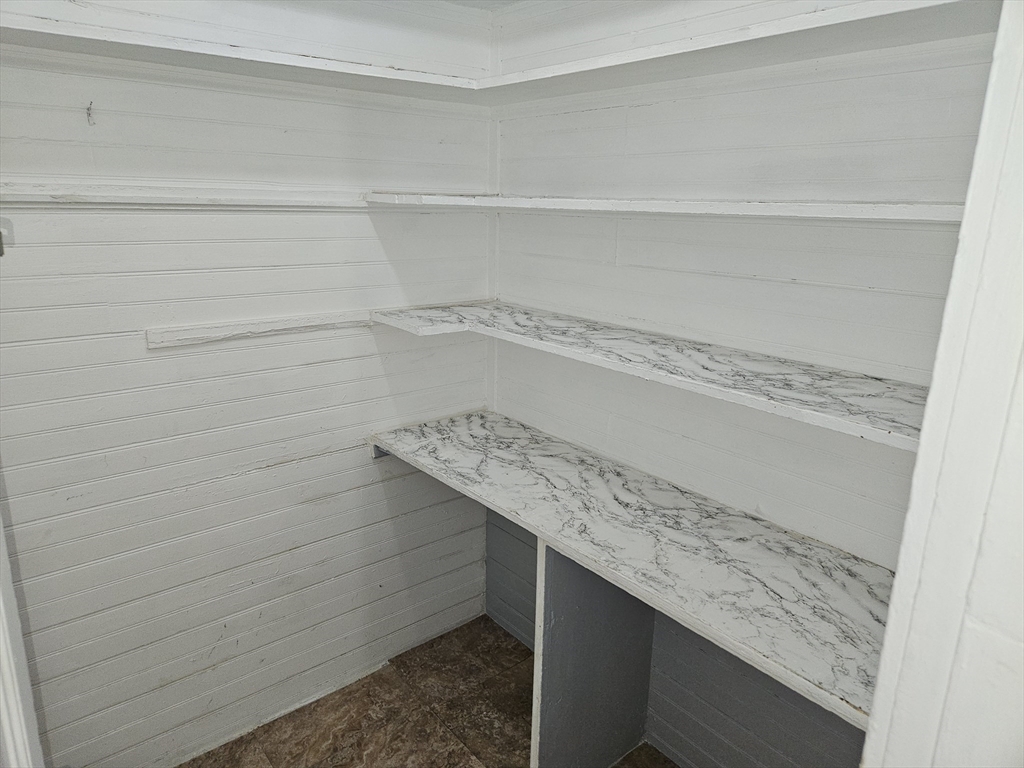 Framingham, Massachusetts 01702, United States, 2 Bedrooms Bedrooms, ,1 BathroomBathrooms,Residential,Active,82761