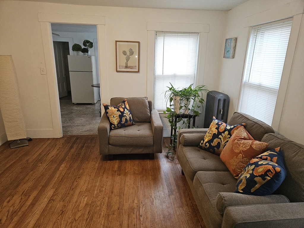 Framingham, Massachusetts 01702, United States, 2 Bedrooms Bedrooms, ,1 BathroomBathrooms,Residential,Active,82761