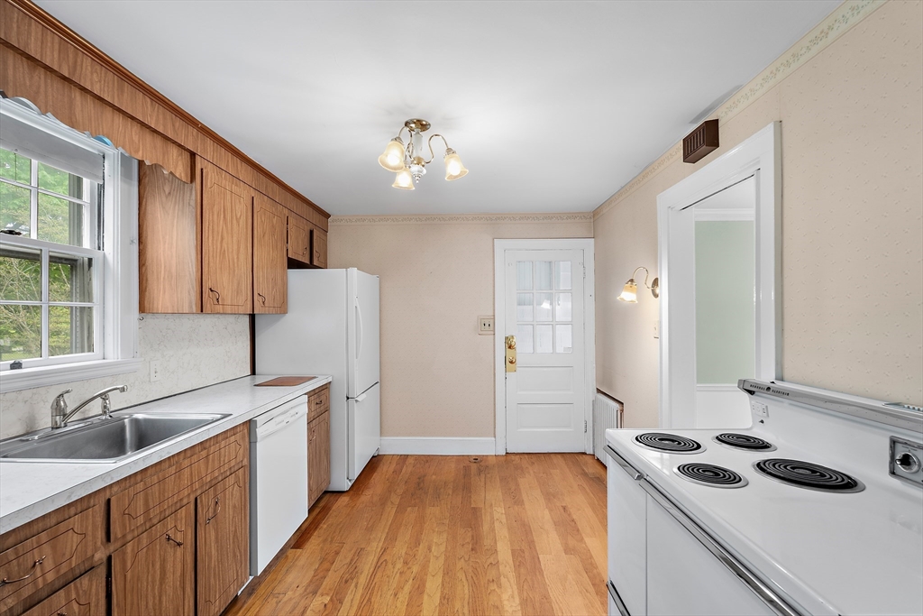 12 Vinewood Rd, Milton, MA Photo #9