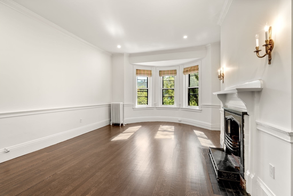 389 Commonwealth Avenue 4