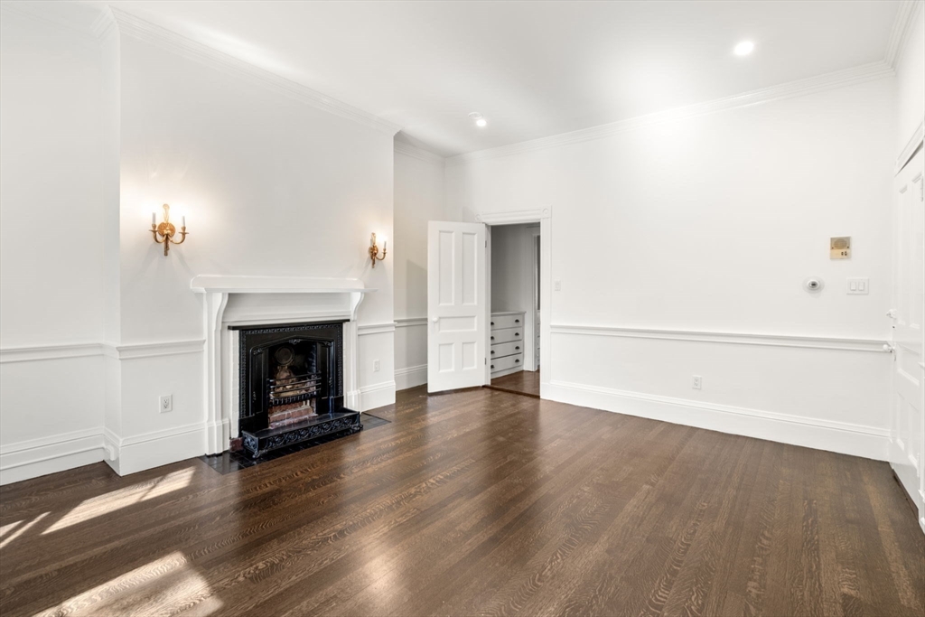 389 Commonwealth Avenue 4