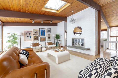 134 Rangeley Rd Brookline MA 02467