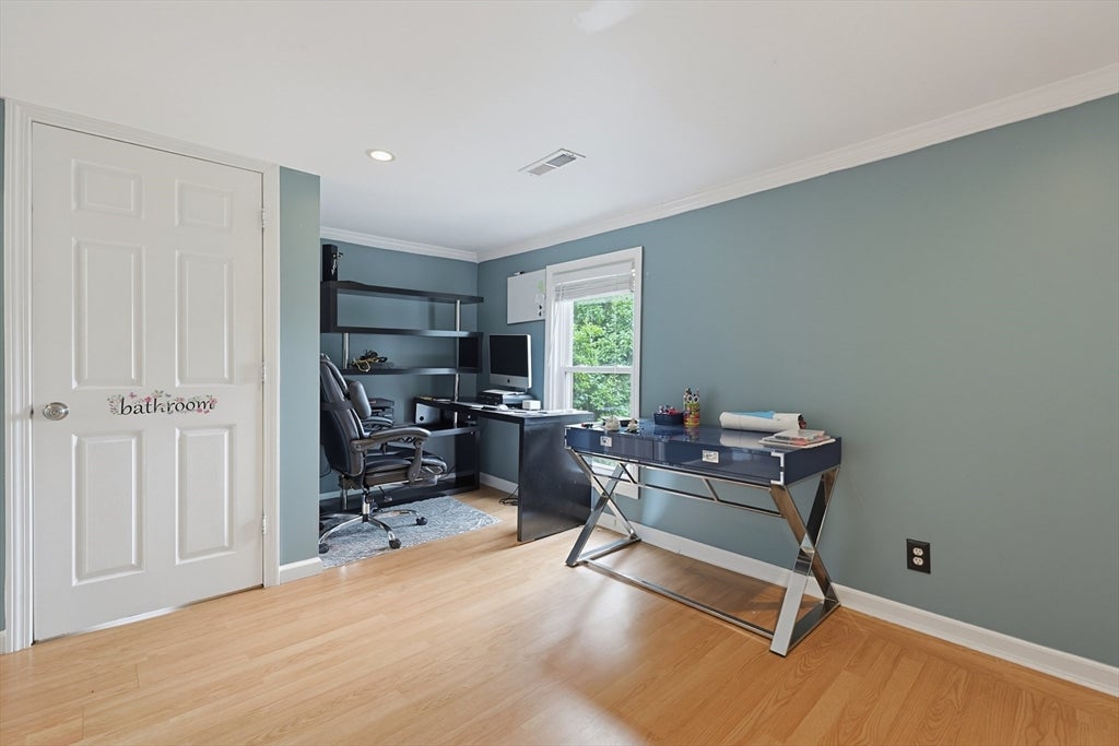 141 Otis ST, Westfield, MA Photo #19