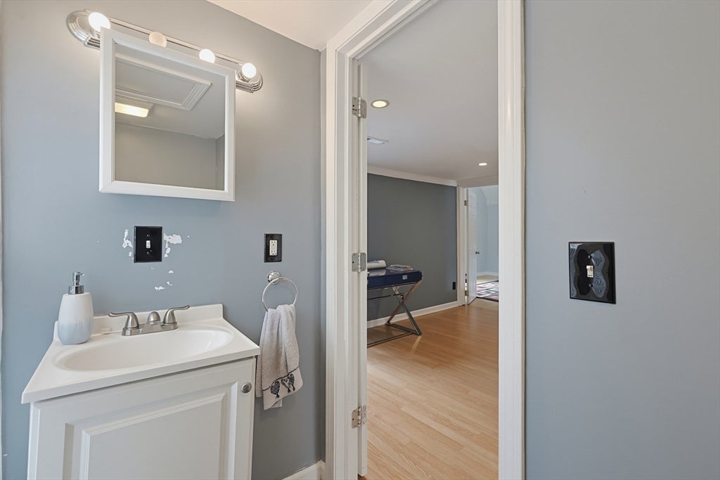 141 Otis ST, Westfield, MA Photo #17