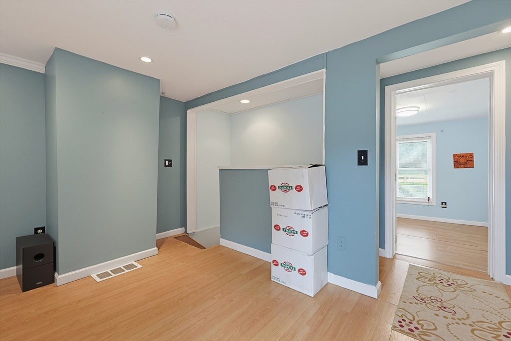 141 Otis ST, Westfield, MA Photo #20