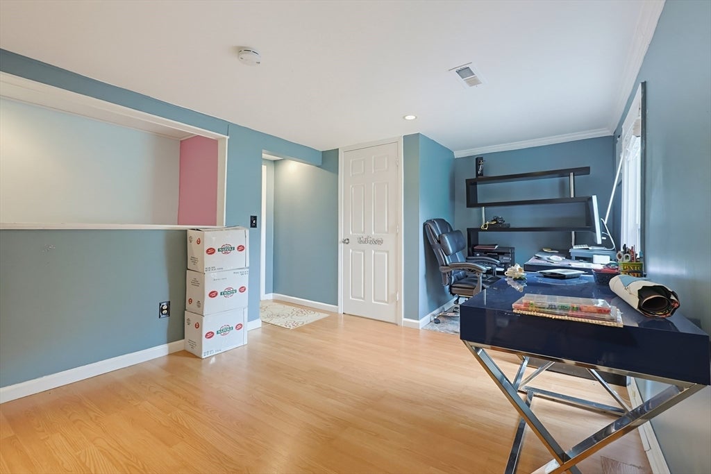 141 Otis ST, Westfield, MA Photo #21