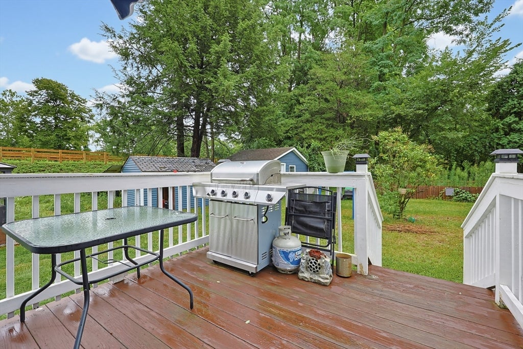 141 Otis ST, Westfield, MA Photo #11