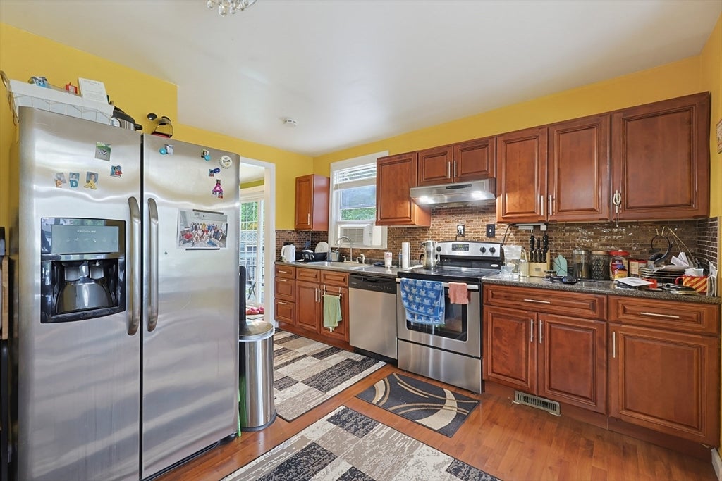 141 Otis ST, Westfield, MA Photo #32