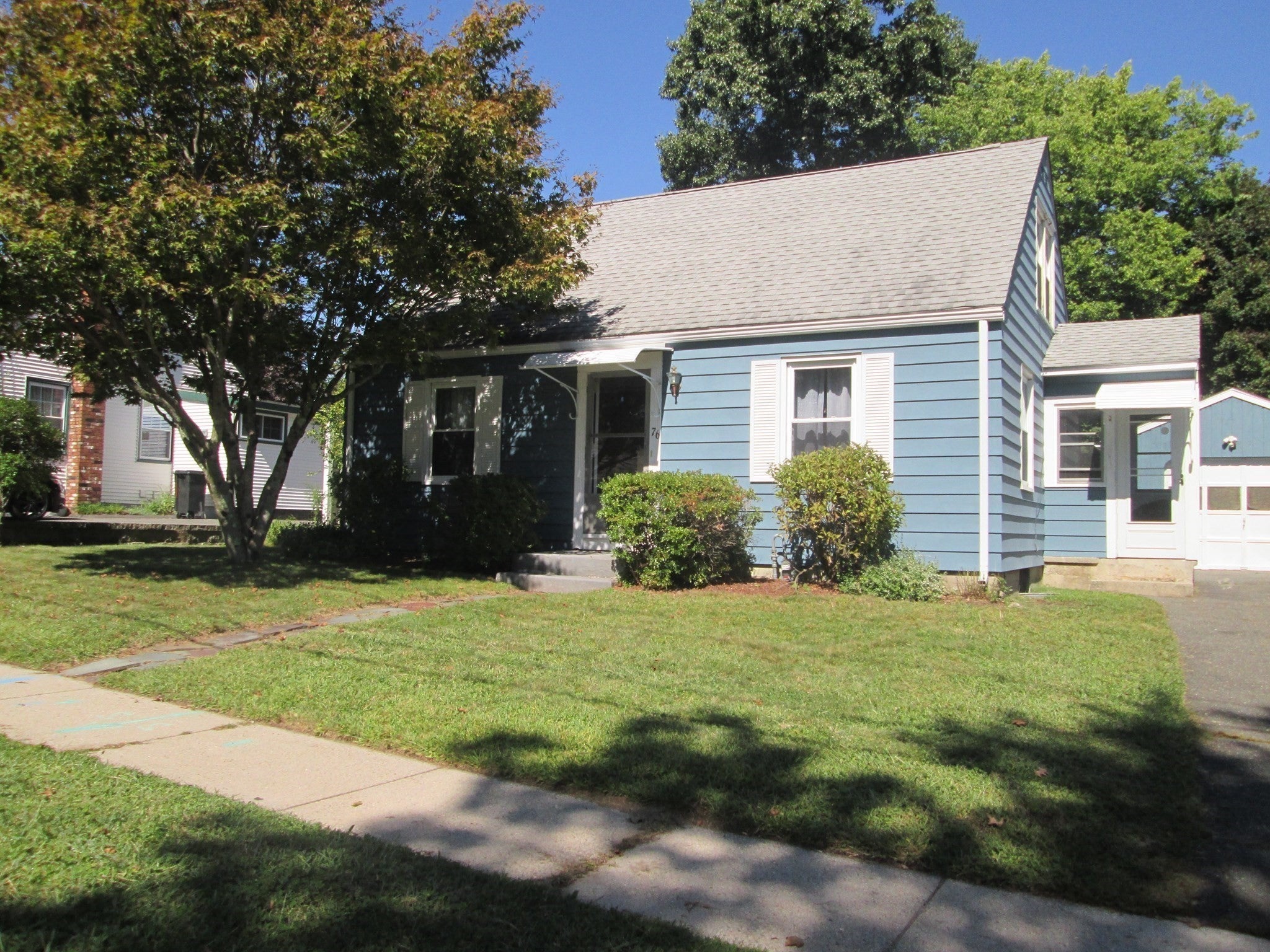 76 Surrey Rd, Springfield, MA Photo #2