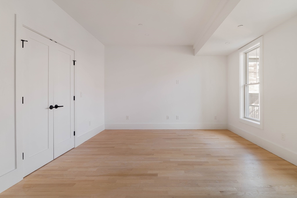 30-32 Condor St #1, Boston, MA Photo #14