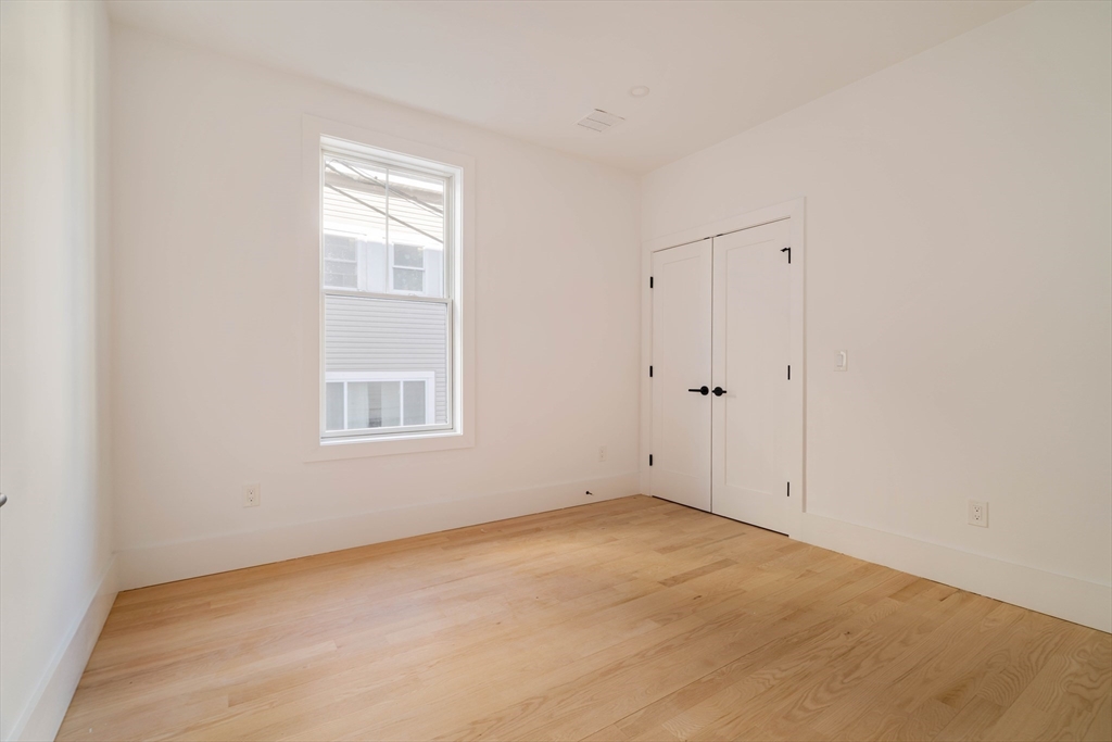 30-32 Condor St #1, Boston, MA Photo #16