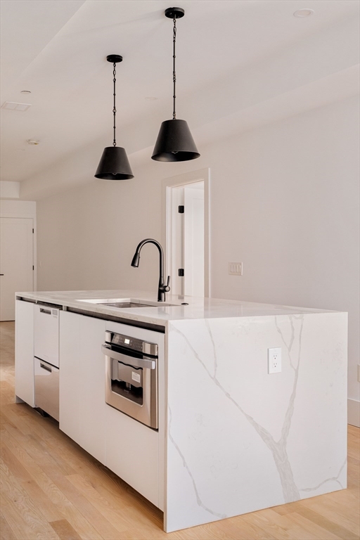 30-32 Condor St #1, Boston, MA Photo #9