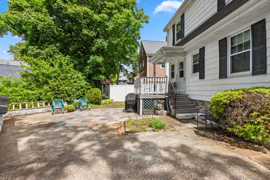 14 Crown St